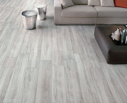 comprar Baldosa de porcelana de madera gris claro 200x1200mm Superficie mate fabricación en línea