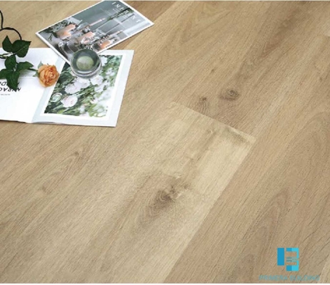 comprar El suelo de madera Lvp del proceso estadístico del roble LVT hace clic el sistema para la cocina interior del cuarto de baño fabricación en línea
