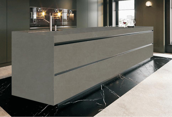 Elegante edificio de oficinas piso de piedra sinterizada losa nublada gris no resbaladiza