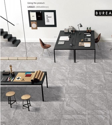 Resistente al desgaste 600x600mm Tejas de pared exterior y gris claro Tejas de porcelana de cuerpo completo para centro comercial y casa