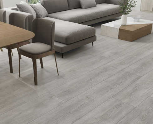 Tejas de suelo amarillas y grises y bandas de porcelana de madera antibacteriana de 250x1500 mm para salón y cocina