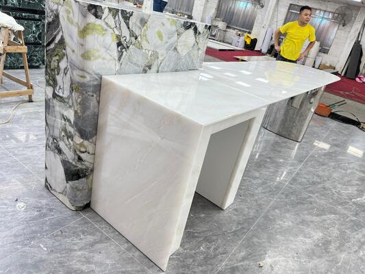 Losa de mármol pulido de piedra de lujo blanca, ignífuga, ecológica, antideslizante, duradera, elegante, decorativa y resistente al desgaste para mesa de isla de comedor y hotel