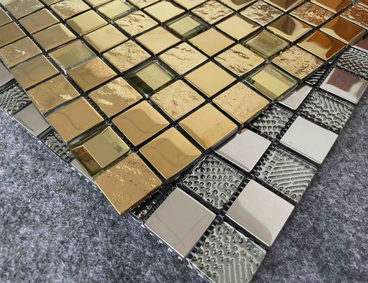 El metal de oro decorativo de la astilla de las tejas de mosaico de ISO13006 Mildewproof esmaltó la pared 6m m